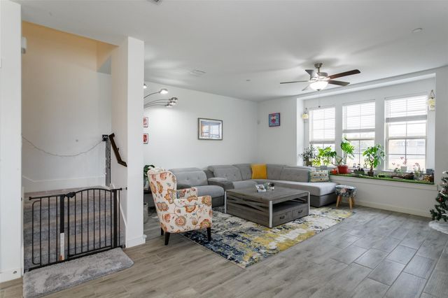 2732 Vista Park Lane, Lewisville, TX 75067