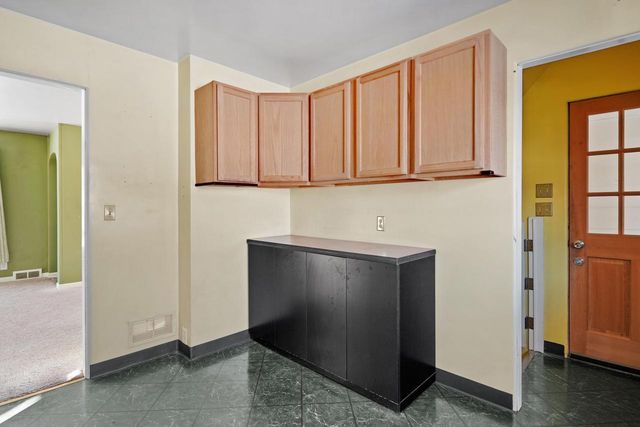 7108 Pershing BOULEVARD, Kenosha, WI 53142