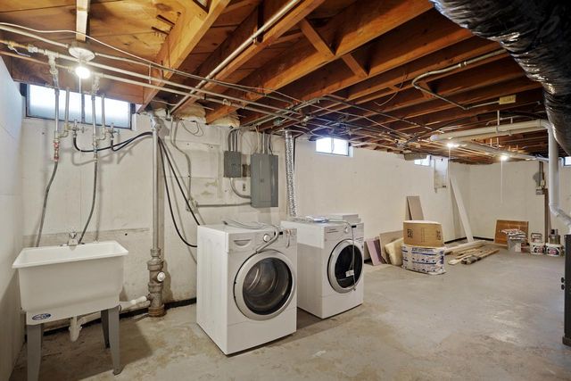 7108 Pershing BOULEVARD, Kenosha, WI 53142