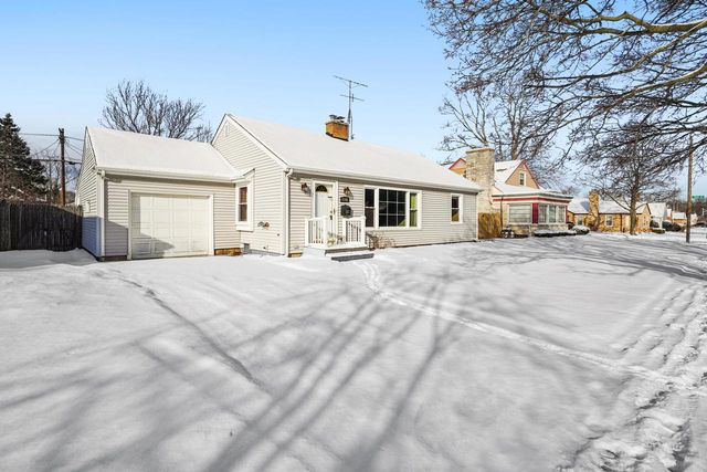 7108 Pershing BOULEVARD, Kenosha, WI 53142