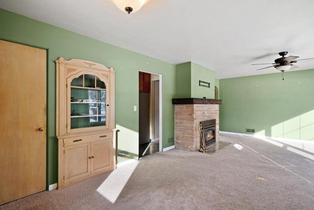 7108 Pershing BOULEVARD, Kenosha, WI 53142