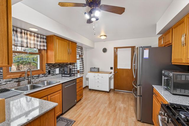 2700 64th Avenue N, Brooklyn Center, MN 55430