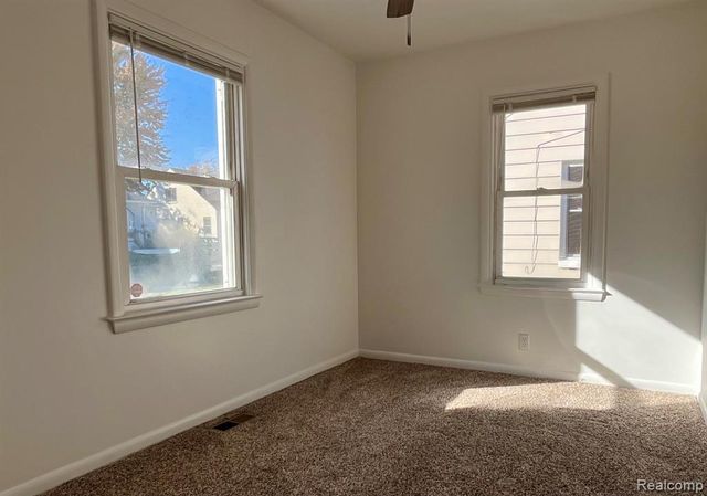 111 E Coy Avenue, Hazel Park, MI 48030