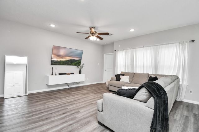 1148 Road 5102, Cleveland, TX 77327