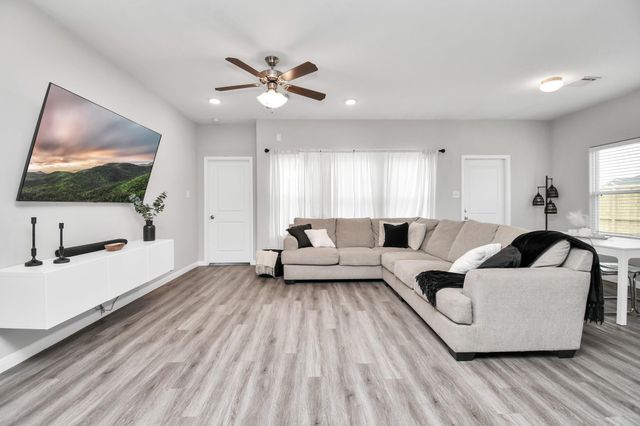 1148 Road 5102, Cleveland, TX 77327