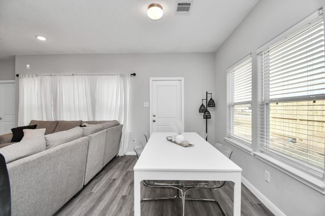 1148 Road 5102, Cleveland, TX 77327