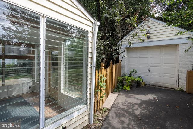 809 TRED AVON RD, Baltimore, MD 21212
