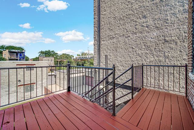 4016 S Indiana Avenue, Chicago, IL 60653