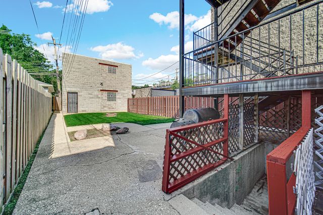 4016 S Indiana Avenue, Chicago, IL 60653