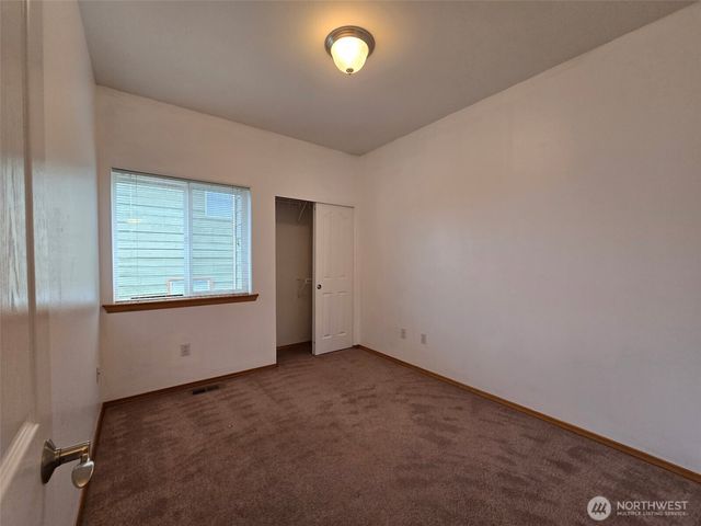 811 W 8th St, Port Angeles, WA 98363