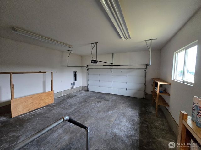 811 W 8th St, Port Angeles, WA 98363