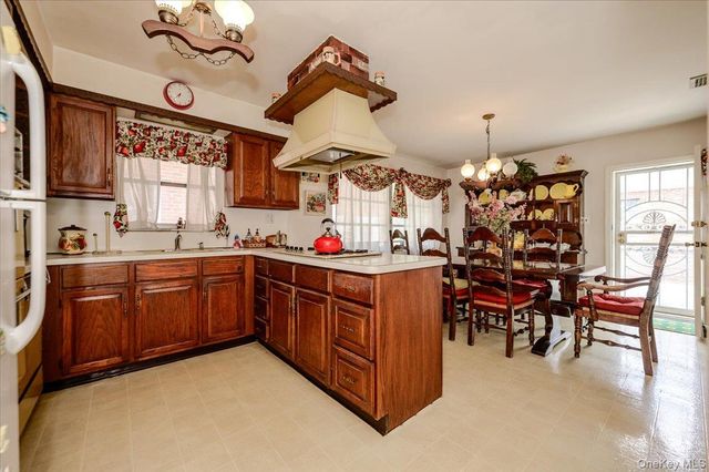 2539 Woodhull Avenue, Bronx, NY 10469