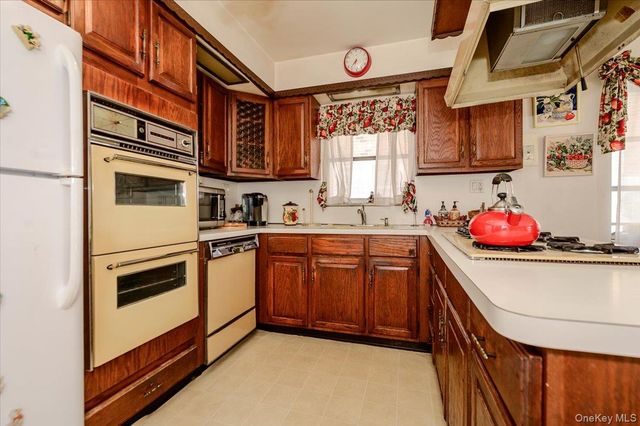 2539 Woodhull Avenue, Bronx, NY 10469