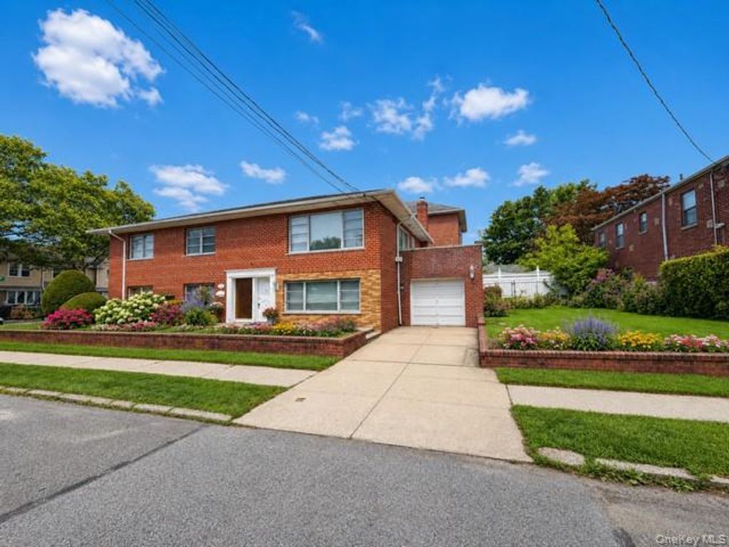 2539 Woodhull Avenue, Bronx, NY 10469