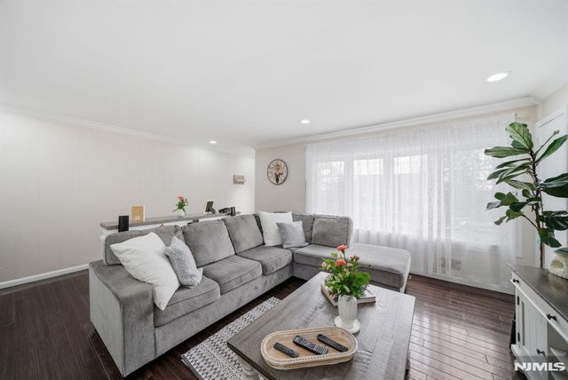 55 15th Street, Hawthorne, NJ 07506