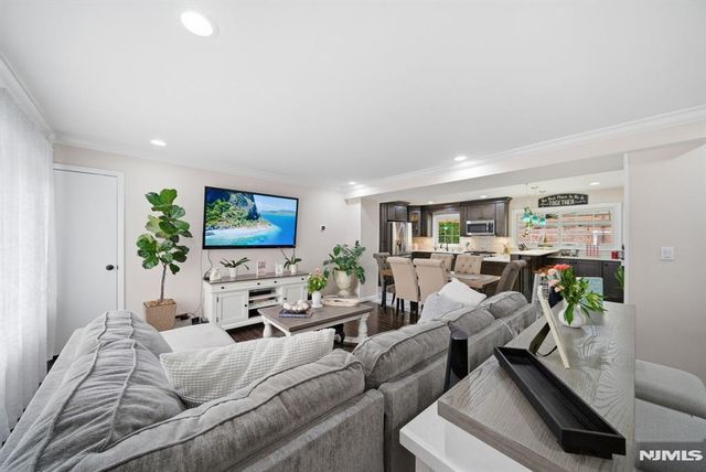 55 15th Street, Hawthorne, NJ 07506