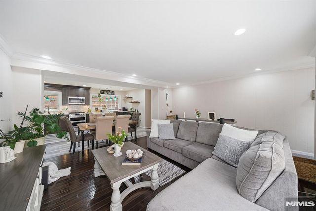 55 15th Street, Hawthorne, NJ 07506