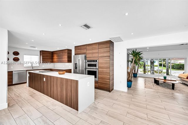 1080 NE 104th St, Miami Shores, FL 33138