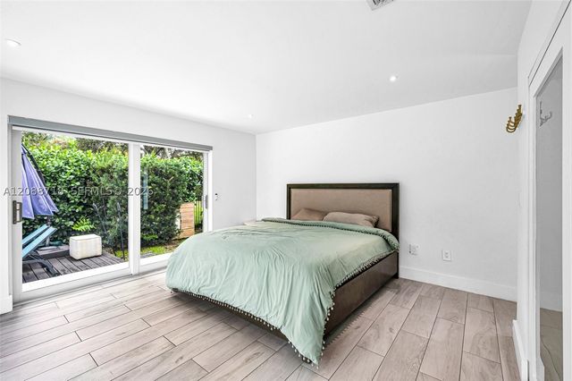 1080 NE 104th St, Miami Shores, FL 33138