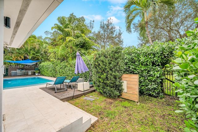 1080 NE 104th St, Miami Shores, FL 33138