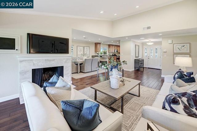 2055 Cactus Ct 6, Walnut Creek, CA 94595