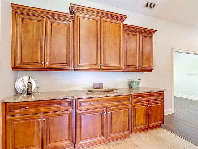 4113 HOLLOW HILL DR, Tampa, FL 33624