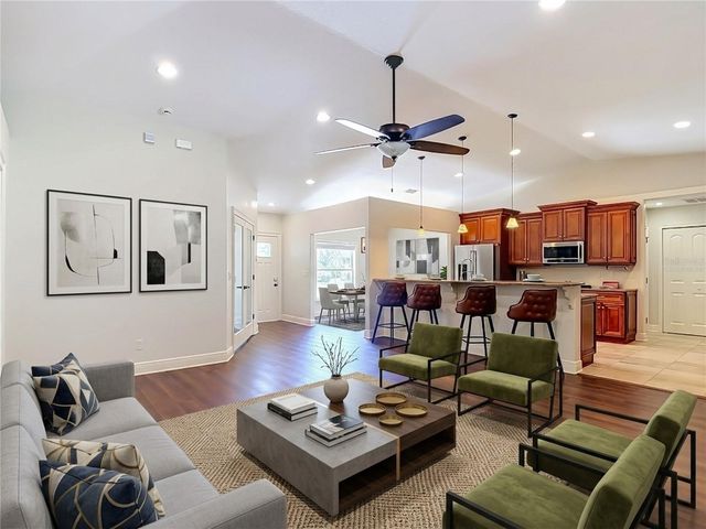 4113 HOLLOW HILL DR, Tampa, FL 33624