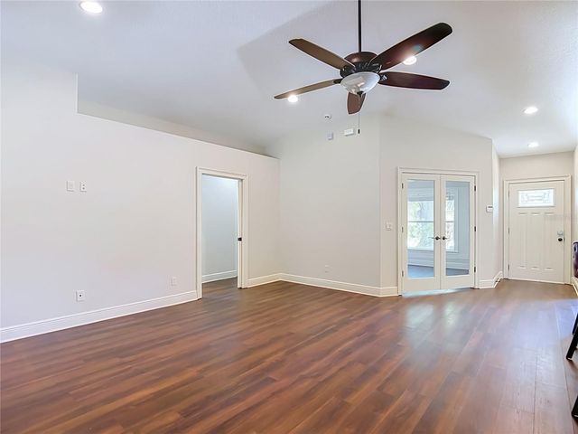 4113 HOLLOW HILL DR, Tampa, FL 33624