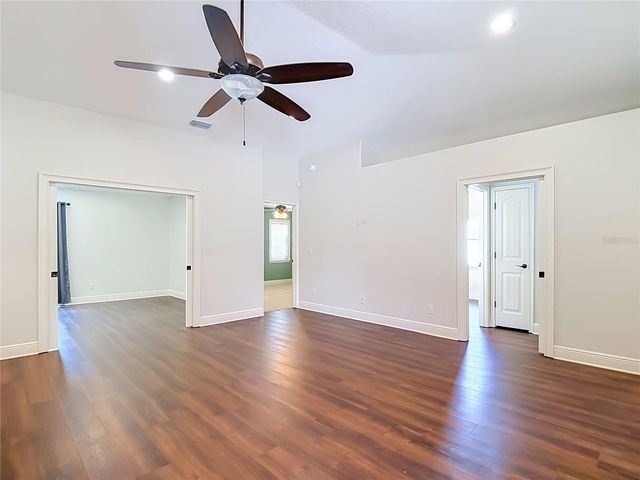 4113 HOLLOW HILL DR, Tampa, FL 33624