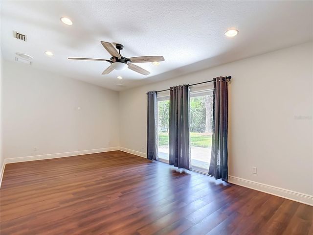 4113 HOLLOW HILL DR, Tampa, FL 33624