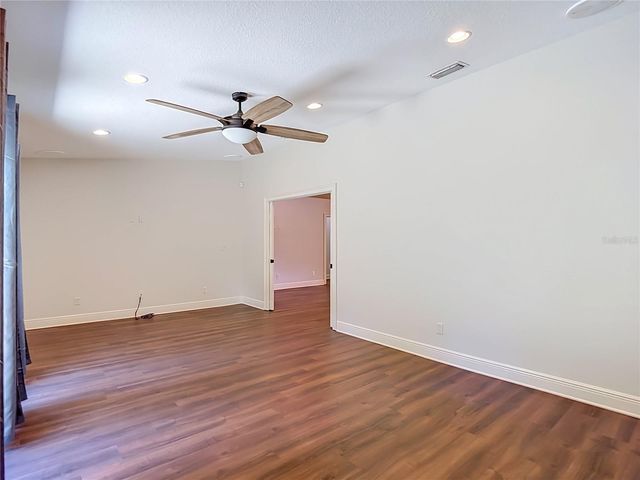 4113 HOLLOW HILL DR, Tampa, FL 33624