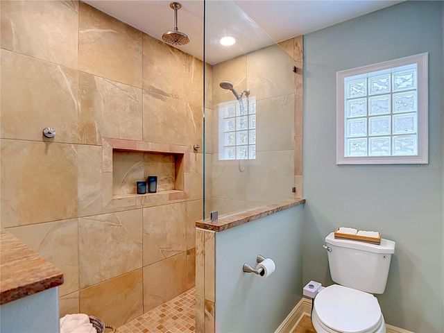 4113 HOLLOW HILL DR, Tampa, FL 33624