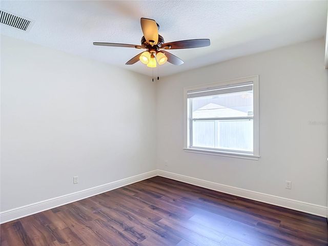 4113 HOLLOW HILL DR, Tampa, FL 33624