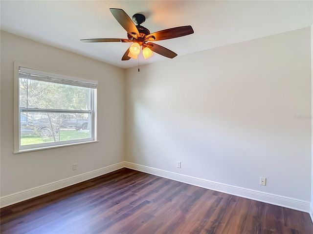 4113 HOLLOW HILL DR, Tampa, FL 33624
