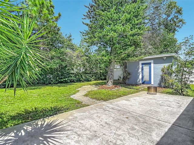 4113 HOLLOW HILL DR, Tampa, FL 33624