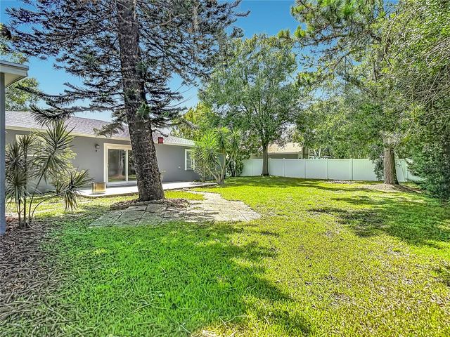 4113 HOLLOW HILL DR, Tampa, FL 33624