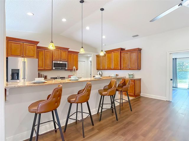 4113 HOLLOW HILL DR, Tampa, FL 33624