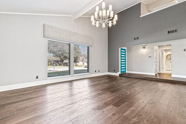 2010 Heatherbrook Drive, Grapevine, TX 76051