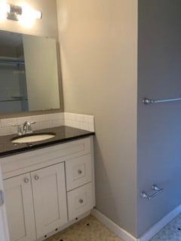 1032 West Windy Ridge Lane, Springfield, MO 65803