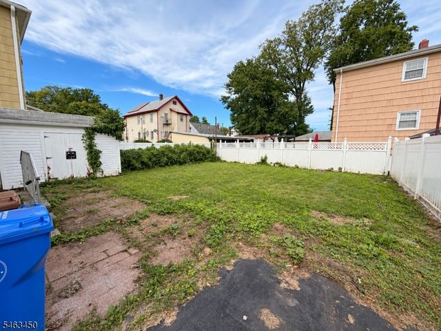 1406 Bower St, Linden City, NJ 07036