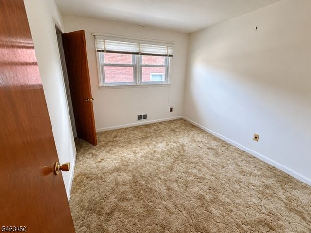 1406 Bower St, Linden City, NJ 07036