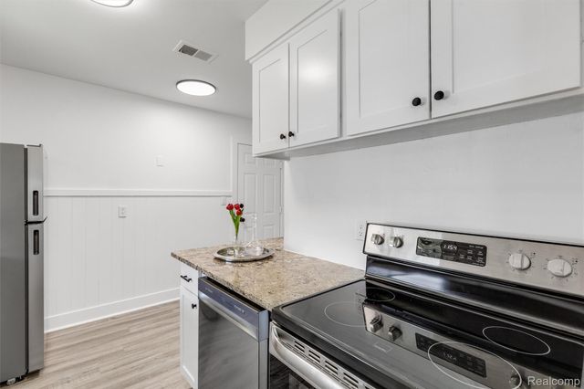 2147 E Almont Street, Ferndale, MI 48220