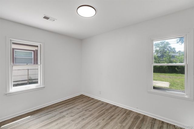 2147 E Almont Street, Ferndale, MI 48220