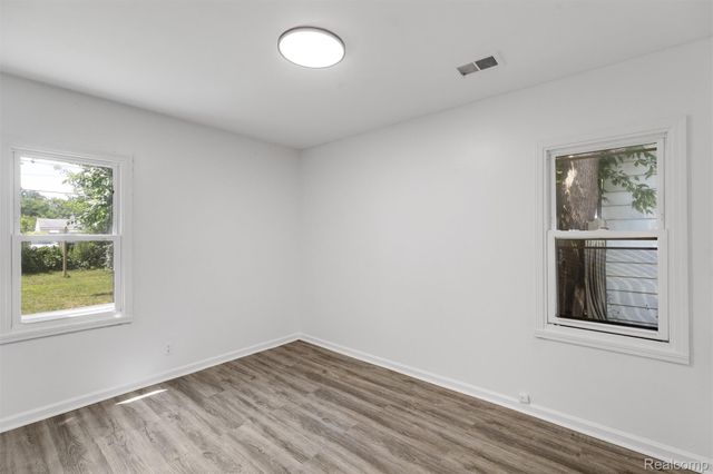 2147 E Almont Street, Ferndale, MI 48220