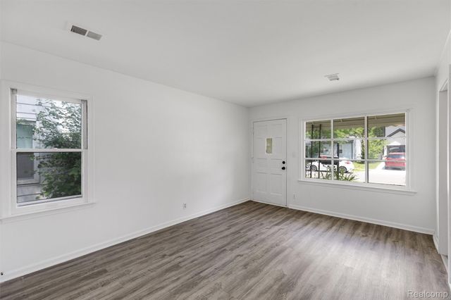 2147 E Almont Street, Ferndale, MI 48220