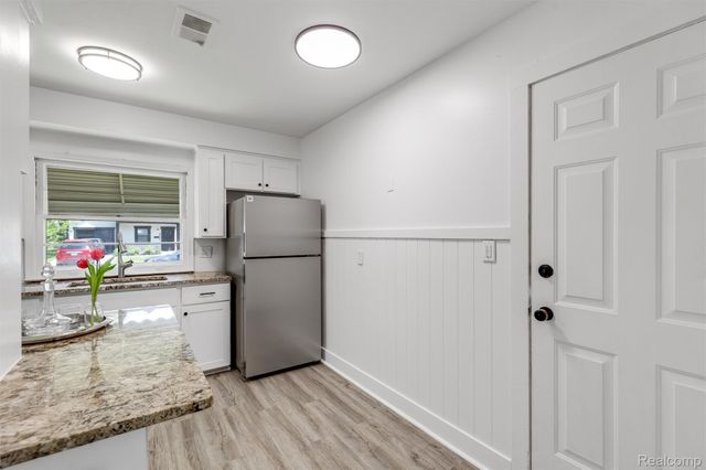 2147 E Almont Street, Ferndale, MI 48220