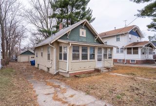 1339 E Sheridan Avenue, Des Moines, IA 50316