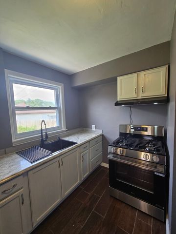 2106 S 22nd Avenue, Broadview, IL 60155
