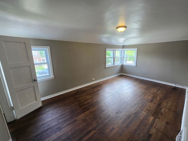 2106 S 22nd Avenue, Broadview, IL 60155