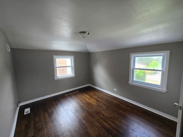 2106 S 22nd Avenue, Broadview, IL 60155